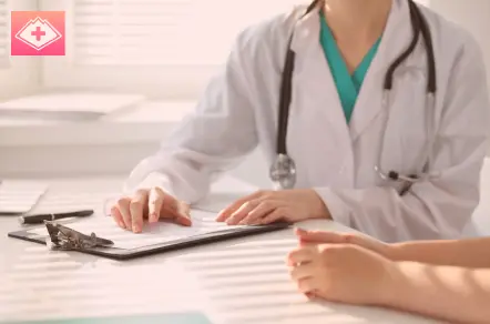 Врач проводит анонимное лечение зависимости